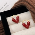 Elegante rote Herz-Ohrhänger mit Goldringen in einer Geschenkbox für Damen - Ankora Rote Emaille Herz (Vergoldet)