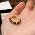 Anello vintage in smalto bordeaux con zirconi cubici e placcatura in oro - Rosso Ankara