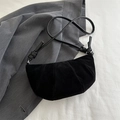 Borsa a spalla nera a mezzaluna con texture a pieghe e tracolla con nodo alla moda - Nero