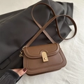Retro brown crossbody square bag in textured synthetic leather with gold oval lock - Brown