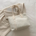 Schicker weißer Plüsch-Shopper mit cremefarbenen Lederriemen auf schlichtem Grund - Weiß