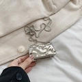 Mini zilveren crossbodytas met lavatextuur en slangenketting voor dames - Golf Stijl Zilver