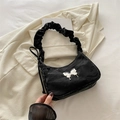 Zwarte geplooide cloud bag met zilveren vlinder en schouderband met ruches design - Zwart