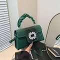 Sac à main vert foncé effet crocodile avec poignée plissée et boucle luxueuse en strass - Vert