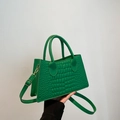 Sac bandoulière rétro vert émeraude avec motif crocodile et détails dorés - Vert