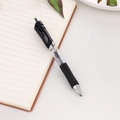 Stylo à encre gel noire rétractable avec grip confortable et pointe 0,5 mm sur cahier - 0.5mm / Noir