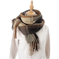 Écharpe châle à carreaux classique avec franges sur un mannequin en bois - 195cmx45cm / Marron