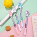 Stylos à paillettes liquides colorées avec papillon en rose, blanc, bleu et violet pastel - Style Papillon