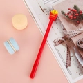 Leuke rode gelpen met creatieve frietjesdecoratie op een zachtroze achtergrond - Patat / Rood