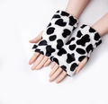 Mitänes de invierno de felpa con un diseño de estampado de vaca negro y blanco - Talla única / Vaca Blanco y Negro