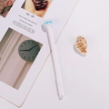 Penna neutra bianca con decorazione a cuore satinato e scritte LOVE blu vivace - Bianco