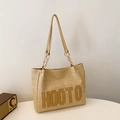 Beige Stroh-Tragetasche mit HOOTO-Lederpatch und Kettendetail für Damen im Frühling - Khaki