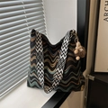 Bohemian knit tote bag with colorful wave patterns and a geometric wide strap - With Pendant / Black