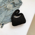 Bolso de hombro negro con textura de palomitas y elegante diseño de tela de burbujas - Negro