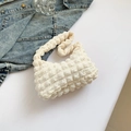 Elegante bolso de hombro crema con textura de palomitas para el estilo diario de mujer - Blanco