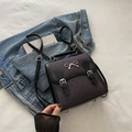 Mini zaino nero chic con cuori rossi e fiocco d'argento, stile coreano alla moda - Cuore Grigio