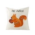 Housse de coussin crème en lin avec motif écureuil orange et inscription BE AGILE - Style Écureuil (JYM148-6)