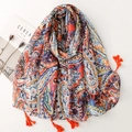 Böhmischer Schal mit Paisley-Muster und orangefarbenen Fransen auf weißem Hintergrund - 180x88cm / Orangefarbenes Bohème-Paisley-Muster (SL2509-023)