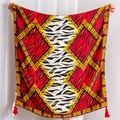 Dettaglio sciarpa in cotone e lino con strisce zebrate e nappe rosse - Stampa Zebra Rossa E Greca (SL1906-034)