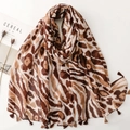 Écharpe imprimé animal marron avec pompons et motifs zèbre léopard sur fond blanc - Imprimé Animal Marron (SL2506-004) / 180*88cm