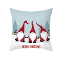 Funda de cojín navideña con gnomos y texto Merry Christmas en fondo blanco - Tres Gnomos en Bosque de Pinos de Invierno (TPR421-21)