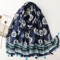 Sciarpa etnica bohémien blu navy con stampa di girasoli e frange decorative - 180x88cm / Stampa Girasole Blu Notte (SL2507-009)