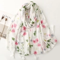 Écharpe florale blanche élégante avec détails de glands et tissage à chevrons - Style Fleurs Blanches Fraîches à Franges (SL2508-005) / 180*90CM