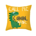 Gelber Kissenbezug mit grünem Cartoon-Dinosaurier und Call me Cool Dude Aufdruck - Cool Dude Gelber Dinosaurier Stil (TPR474-14)