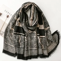 Bufanda larga con estampado de cachemira vintage y flecos en negro y beige - Negro