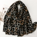 Écharpe noire légère avec motifs de cœurs colorés et bords effilochés pour l'automne - Noir