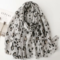 Châle élégant à motif léopard au toucher coton-lin avec imprimé doré et bords effilochés - 180x88cm / Noir et Gris