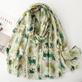 Écharpe en satin avec imprimé de chats mignons en pulls et détails de bords effilochés - Imprimé Chat / Vert