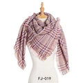 Écharpe épaisse en bouclette à carreaux rose, jaune et bleu avec des franges - Rose à Carreaux Rayures Épaisses (FJ010-019)