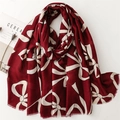 Sciarpa in cotone e lino rosso scuro con stampe fiocchi bianchi e bordi sfrangiati - Rosso