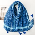 Elegante sciarpa in cotone blu floreale con nappe e trama leggera traspirante - Stampa Floreale Blu (SL2411-010 Blu)