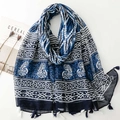 Écharpe bohème bleue et blanche aux motifs géométriques avec bordures à franges - 180*88cm / Base Bleue (SL2411-017)