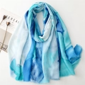 Écharpe femme effet coton lin avec dégradé bleu, motif géométrique et bords à franges - Bleu