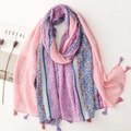 Baumwoll-Leinen-Schal mit eleganten Rosenmustern und dekorativen Quastenfransen - Lila Rosa