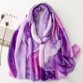 Écharpe en coton et lin violette à fleurs avec dégradé et bords effilochés pour femme - Violet