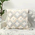 Cuscino nordico crema con motivi a rombi grigi ed eleganti nappe decorative - 45x45cm / Stile Diamante Grigio Chiaro