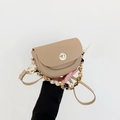 Sacoche selle beige élégante avec poignée chaîne en soie et fermoir rotatif doré - Kaki