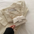 Chique crèmekleurige mini vierkante tas met krokodillenpatroon en goud accent - Wit