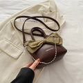 Sac à main vintage marron en similicuir avec nœud vert et bandoulière en chaîne - Marron