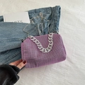 Sac à main en strass rose avec chaînes argentées et finition pailletée pour soirée - Violet