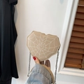 Borsa a tracolla kaki a forma di cuore con cuciture a ragnatela e catena argento - Cachi