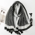 Minimalistischer schwarz-weißer geometrischer Schal mit Quasten und Leinentextur - Schwarz-Weiß Geometrischer Stil (SL2403-023) / 180*88