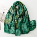 Bufanda tacto lino con estampado de telaraña dorada y diseño geométrico verde - Verde