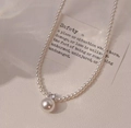 Elegante collana di perle con ciondolo a perla tonda e cristallo lucente - Collana di perle