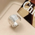Anillo en espiral de plata minimalista con diseño geométrico pulido de capas - Anillo Multicapa Plateado