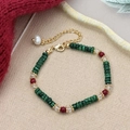 Dettaglio della collana di perline rosse e verdi con perla d'acqua dolce e chiusura - Braccialetto di Perline Abacus Verde Scuro (B-510)
